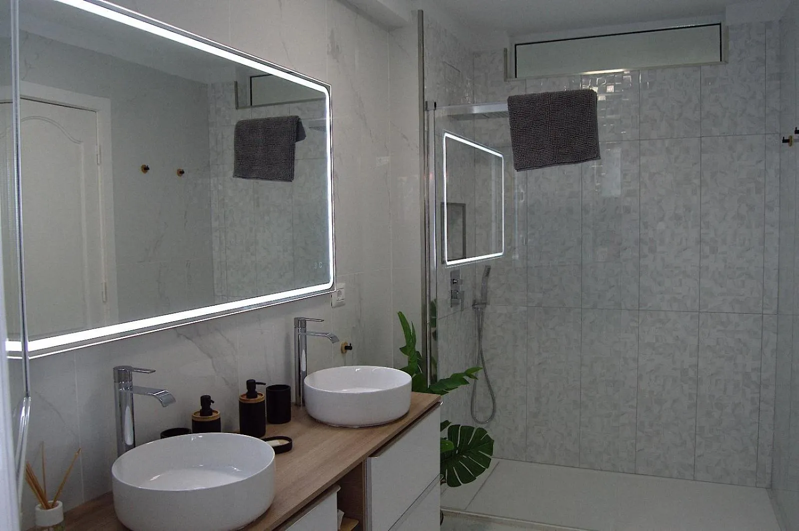 Seafront Playa La Arena Apartment Puerto de Santiago  Spain